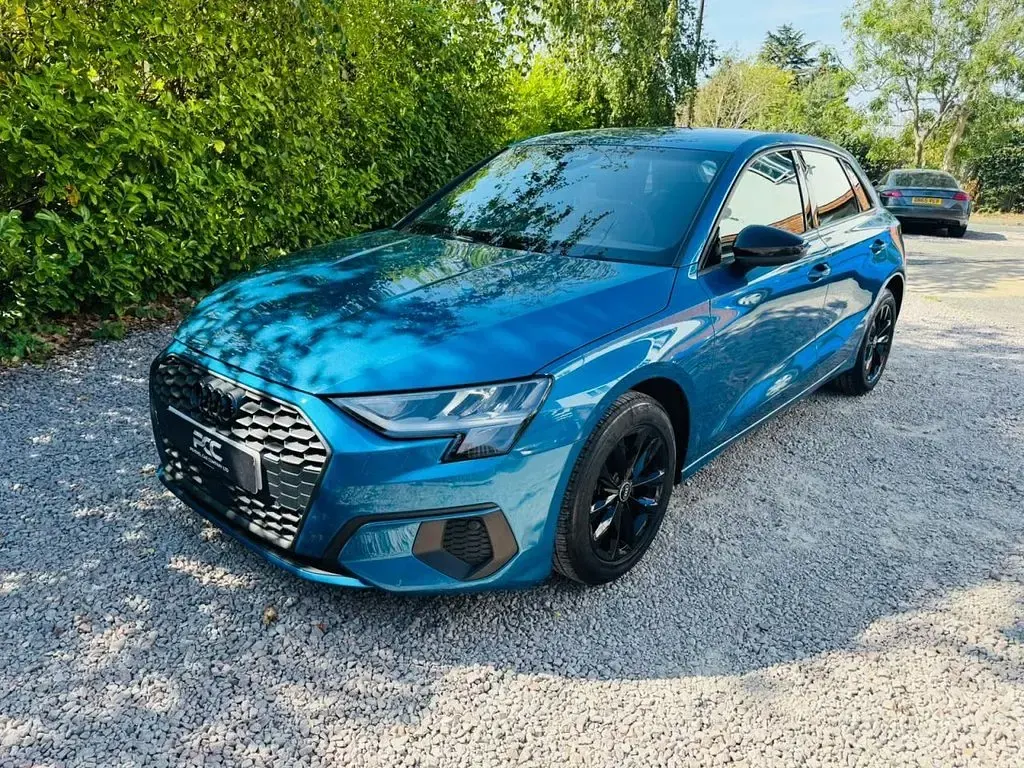 Used Audi A3 Sportback Business 150 HP (110 kW) 2023 Blue Hatchback
