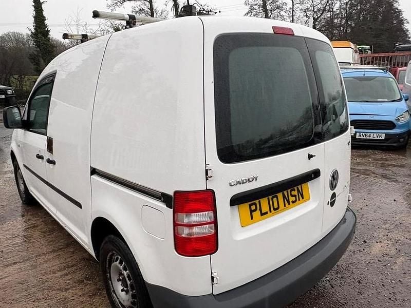 Usado VW Caddy 104 HP (76 kW) 2010 Branco Monovolume