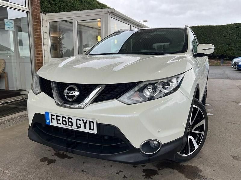 Used Nissan Qashqai S 110 HP (80 kW) 2016 White SUV