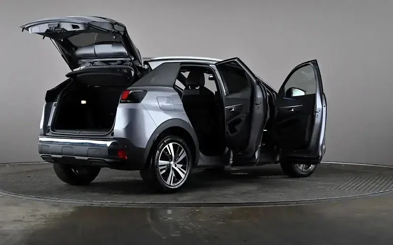 Used Peugeot 3008 Allure+ 131 HP (96 kW) 2023 Grey SUV