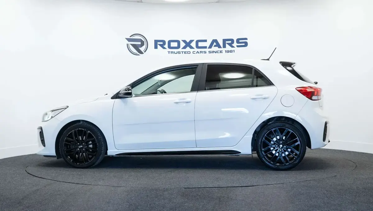Begagnad Kia Rio GT-Line 118 HK (86 kW) 2018 Vit Halvkombi