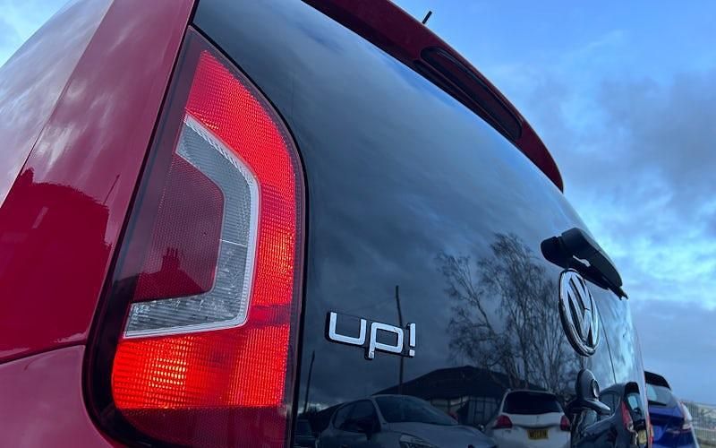 Used VW up! high up! 75 HP (55 kW) 2016 Red Hatchback