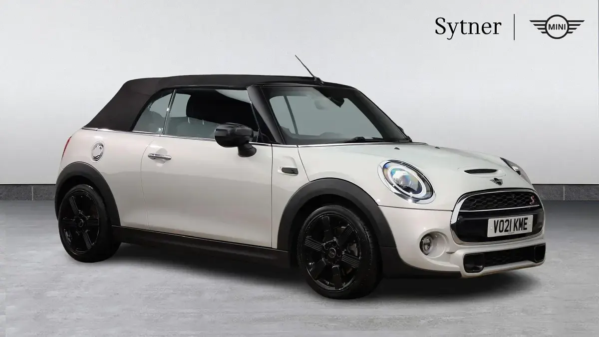 Usado Mini Cooper S Classic 189 HP (139 kW) 2021 Prateado Citadino