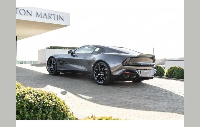 Used Aston Martin Vanquish 823 HP (605 kW) 2025 Silver Coupe