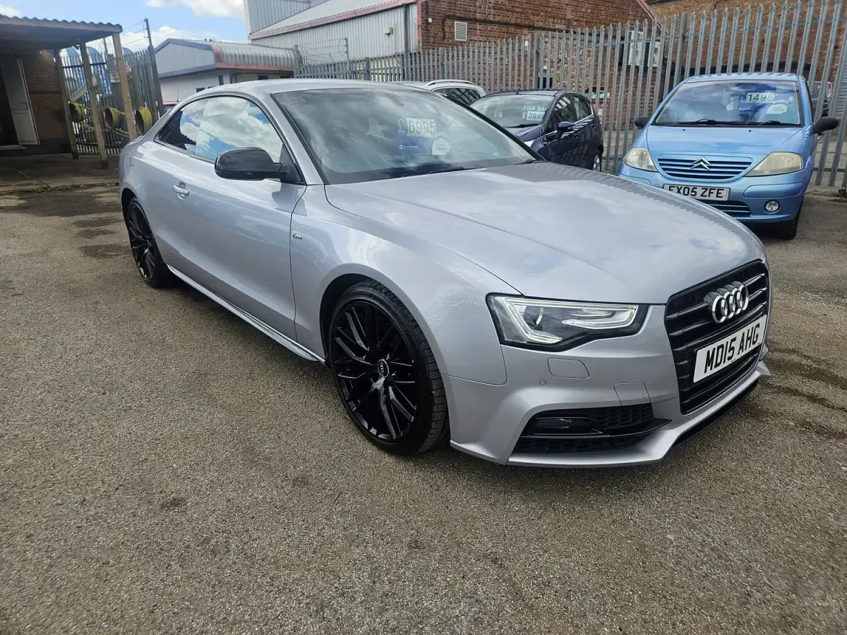 Used Audi A5 Black Edition 190 HP (139 kW) 2015 Silver Coupe