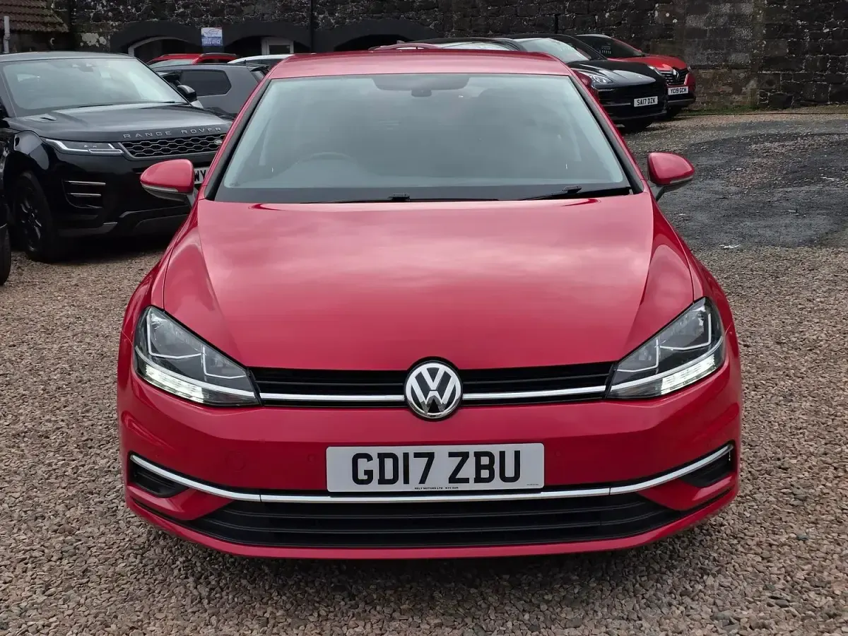 Used VW Golf VII SE 125 HP (91 kW) 2017 Red Hatchback