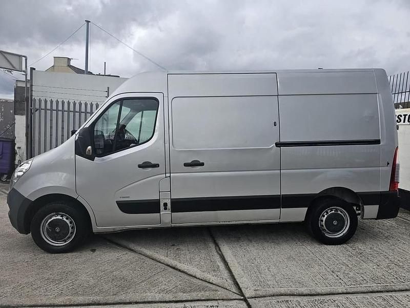 Used Vauxhall Movano S 110 HP (80 kW) 2018 Silver MPV