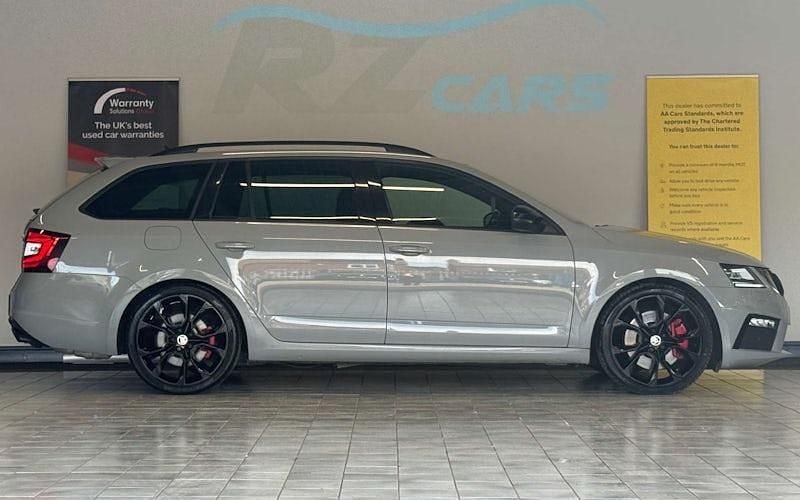 Used Skoda Octavia vRS 245 HP (180 kW) 2018 Grey Estate