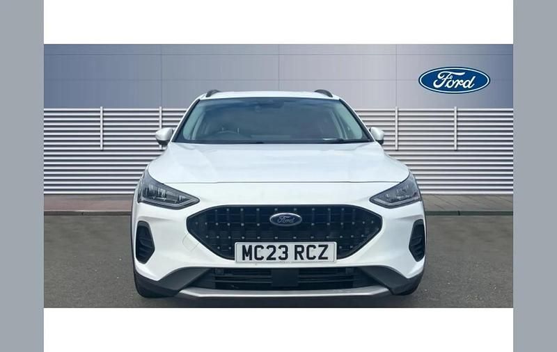 Used Ford Focus Active 125 HP (91 kW) 2023 White Hatchback
