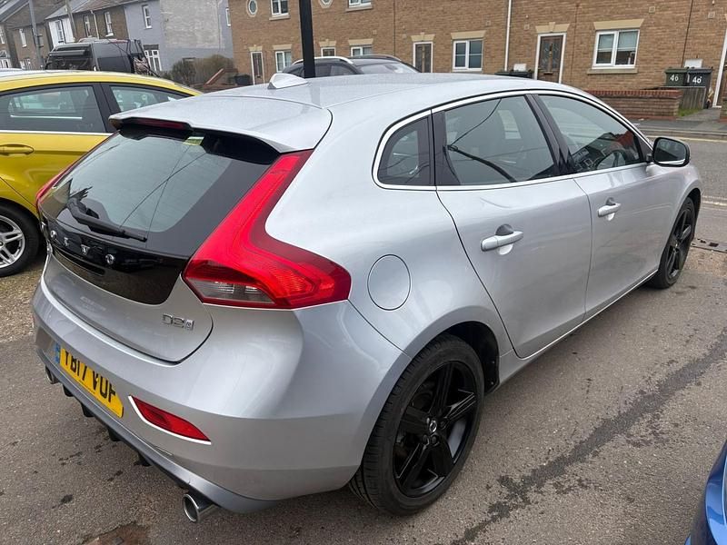 Usado Volvo V40 R-Design 120 HP (88 kW) 2017 Prateado Citadino
