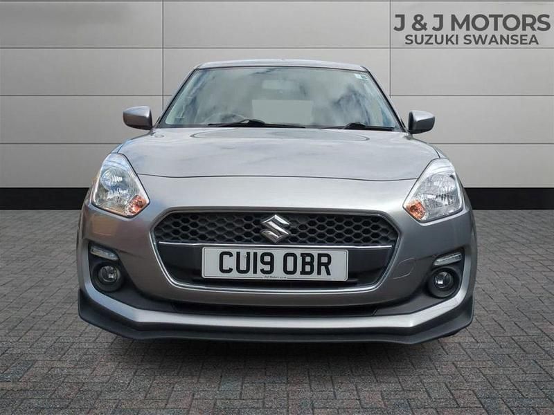 Used Suzuki Swift 90 HP (66 kW) 2019 Silver Hatchback