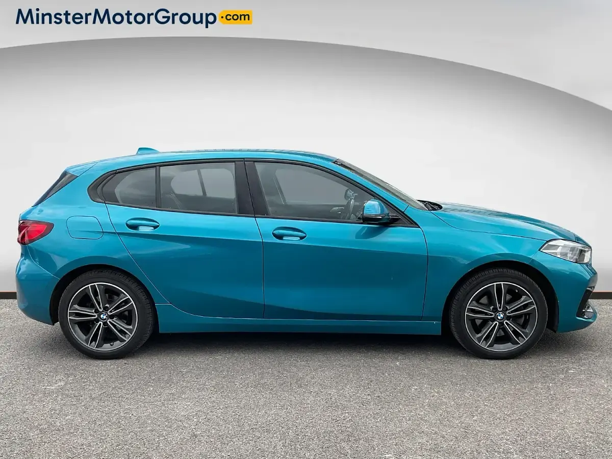Used BMW 118 Sport Line 2022 Blue Hatchback