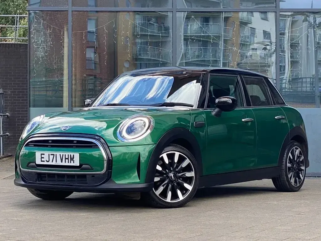 Used Mini Cooper Exclusive 2021 Green Hatchback