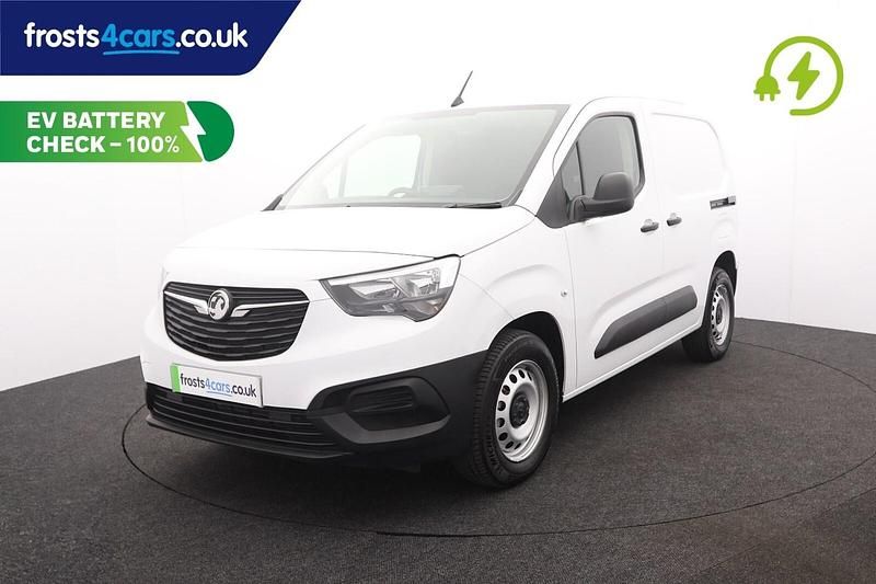 Used Vauxhall Combo 100 kW (136 HP) 2024 White MPV
