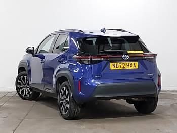 Used Toyota Yaris Hybrid Design 116 HP (85 kW) 2022 Blue Estate