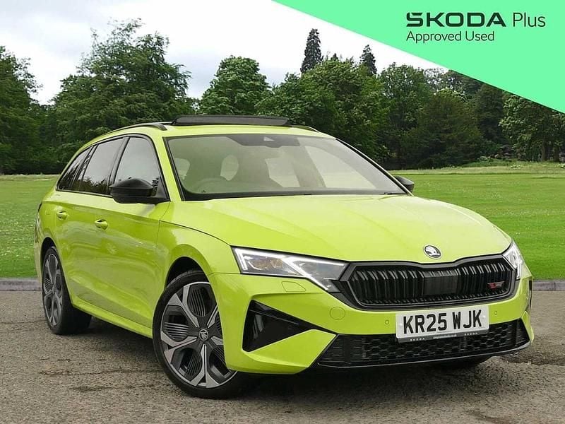 Hyper green Used 2025 Skoda Octavia vRS Estate | £33,650 - Image 1/4