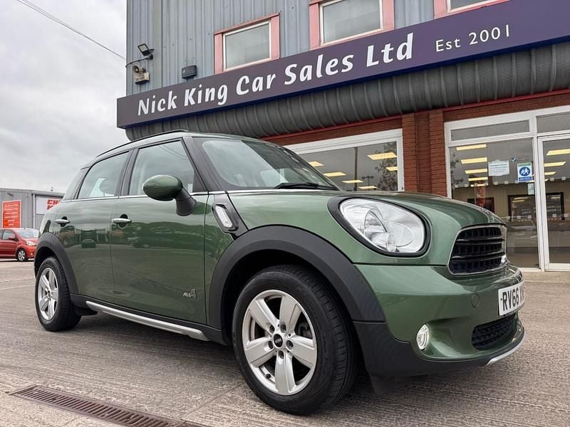 Jungle green Used 2016 Mini Cooper Countryman SUV | £9,975 (A bit pricey) - Image 1/4