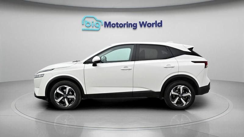 Used Nissan Qashqai N-Connecta 140 HP (102 kW) 2022 White SUV