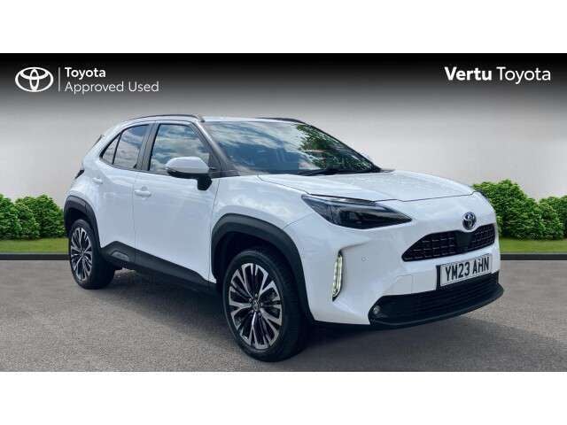 White Used 2023 Toyota Yaris Cross SUV | £24,076 (Fair price) - Image 1/4
