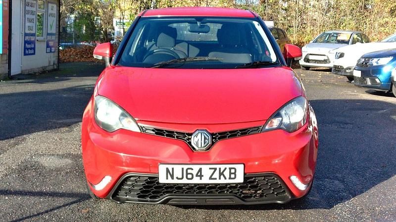 Used MG MG3 106 HP (77 kW) 2014 Red Hatchback