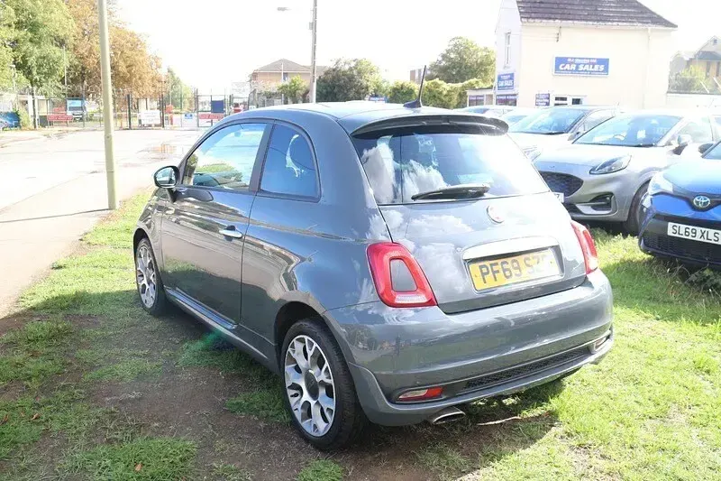 Usado Fiat 500 Club 69 HP (50 kW) 2019 Cinzento Citadino