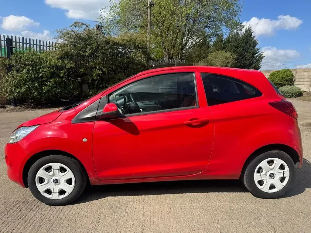 Used Ford Ka S 69 HP (50 kW) 2014 Red Hatchback