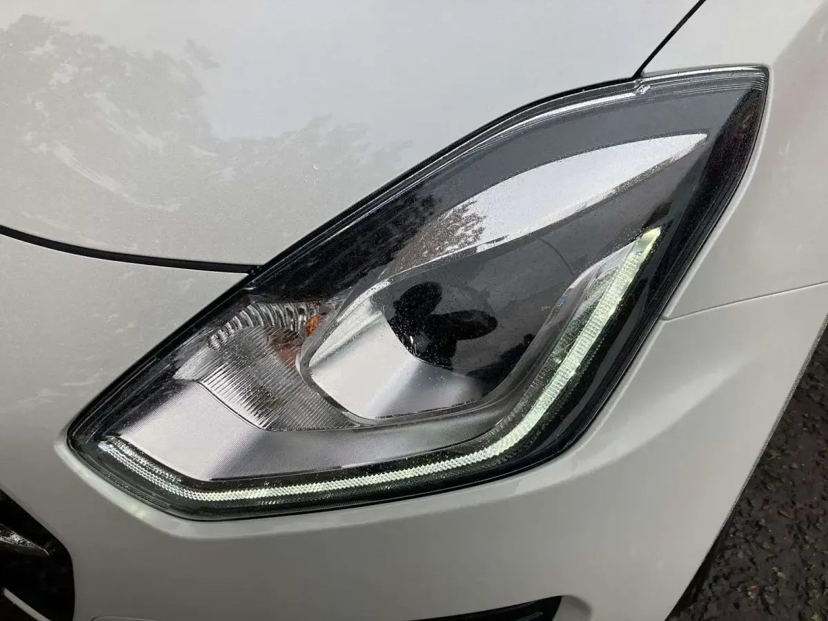 Used Suzuki Swift SZ-L 83 HP (61 kW) 2023 White Hatchback