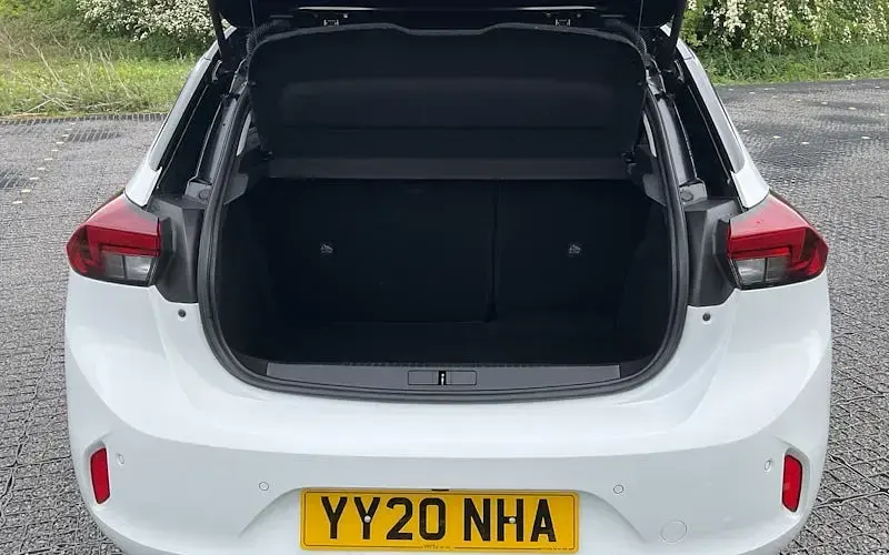 Używany Vauxhall Corsa Elite 102 KM (75 kW) 2021 Hatchback