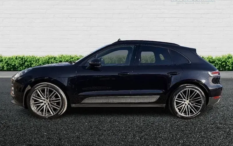 Used Porsche Macan 245 HP (180 kW) 2018 Black SUV