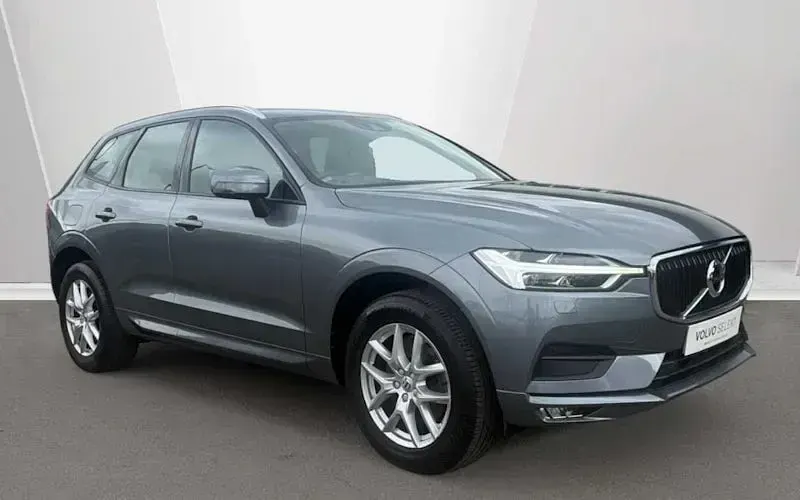 Used Volvo XC60 Momentum 250 HP (183 kW) 2020 SUV