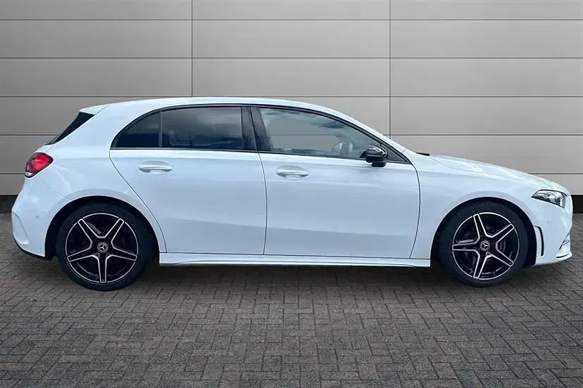 Used Mercedes A180 Executive 136 HP (100 kW) 2023 Digital white Hatchback