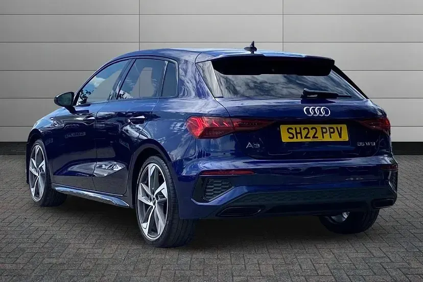 Used Audi A3 Comfort 150 HP (110 kW) 2022 Navarra blue Sedan