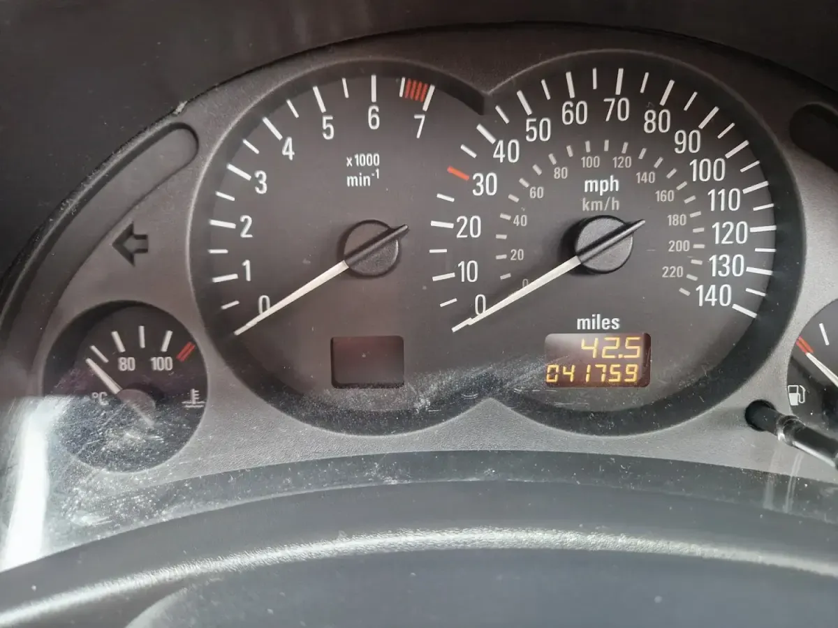 Used Vauxhall Corsa 80 HP (58 kW) 2005 Green Hatchback