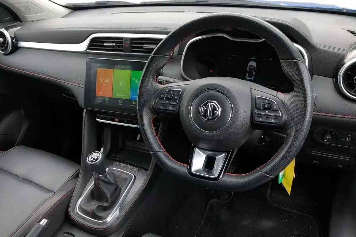 Usado MG ZS Exclusive 106 HP (77 kW) 2023 Azul SUV