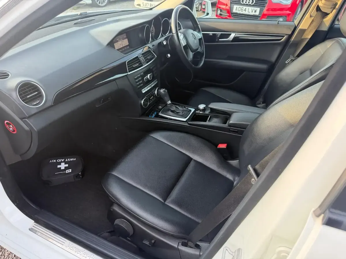 Used Mercedes C180 Executive 2013 White Sedan