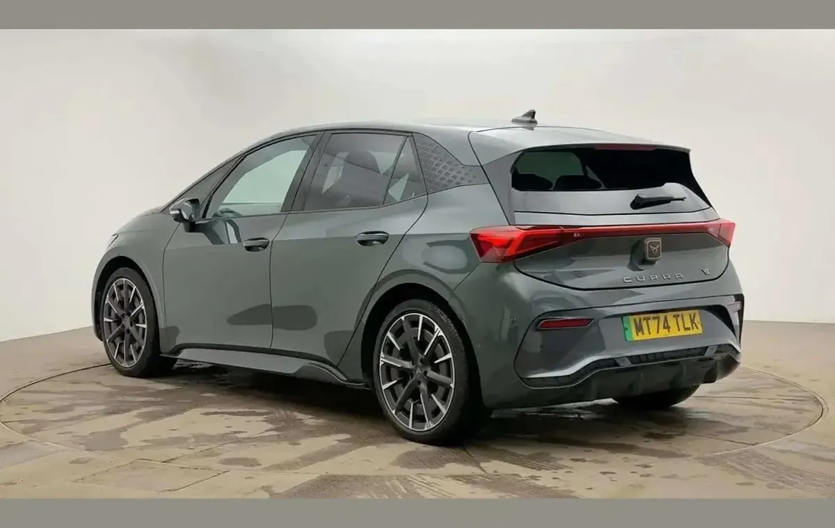 Used Cupra Born e-Boost 239 kW (326 HP) 2024 Green Hatchback