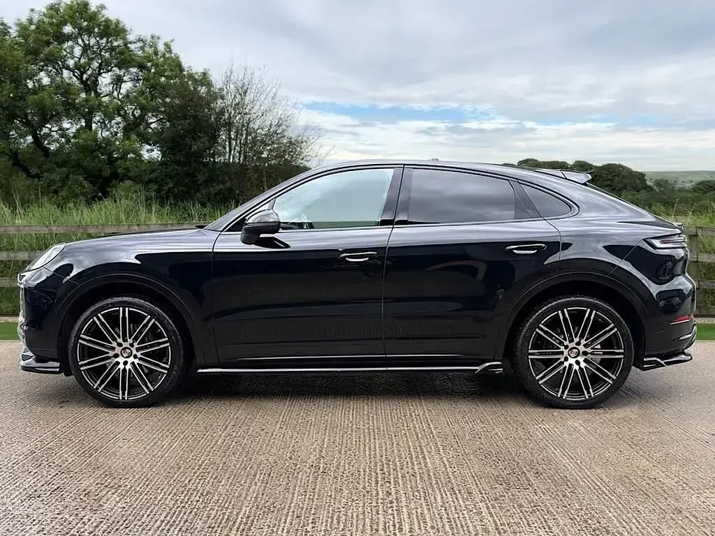 Used Porsche Cayenne 353 HP (259 kW) 2023 Black SUV