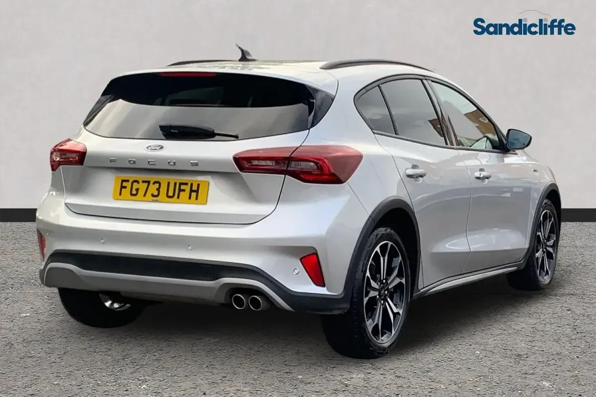 Używany Ford Focus Active X 125 KM (91 kW) 2023 Srebrny Hatchback