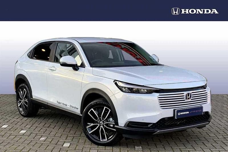 Used Honda HR-V Elegance 131 HP (96 kW) 2024 Sunlight white SUV