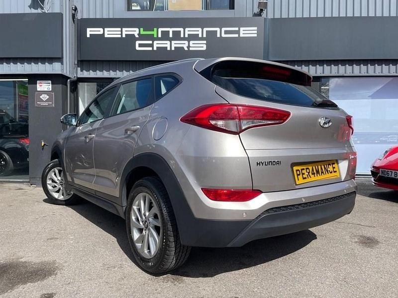 Used Hyundai Tucson SE 116 HP (85 kW) 2017 Beige SUV