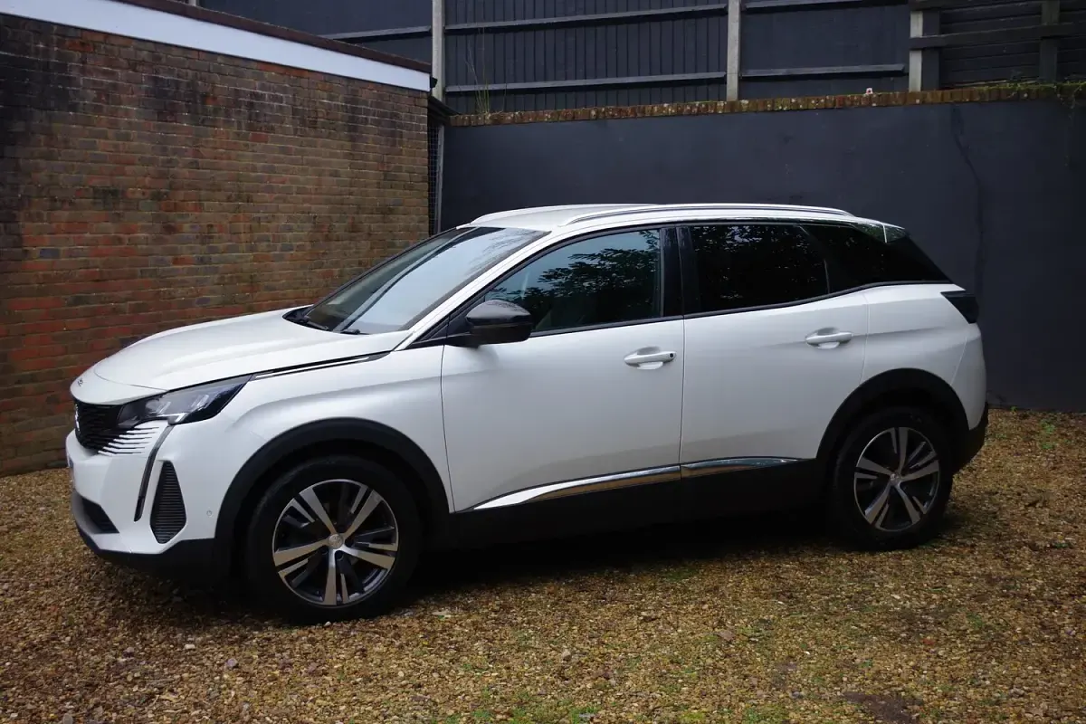 Gebraucht Peugeot 3008 Allure Premium 131 PS (96 kW) 2022 Weiß SUV