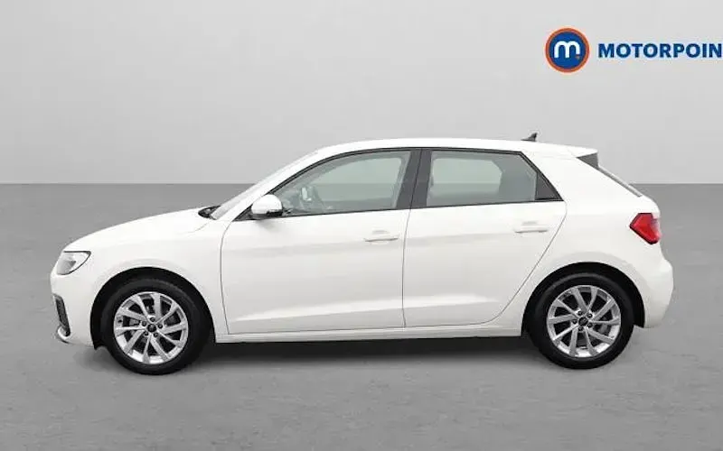 Used Audi A1 Sportback Sport 95 HP (69 kW) 2025 White Hatchback