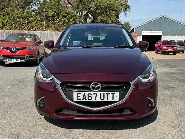 Used Mazda 2 90 HP (66 kW) 2017 Red Hatchback
