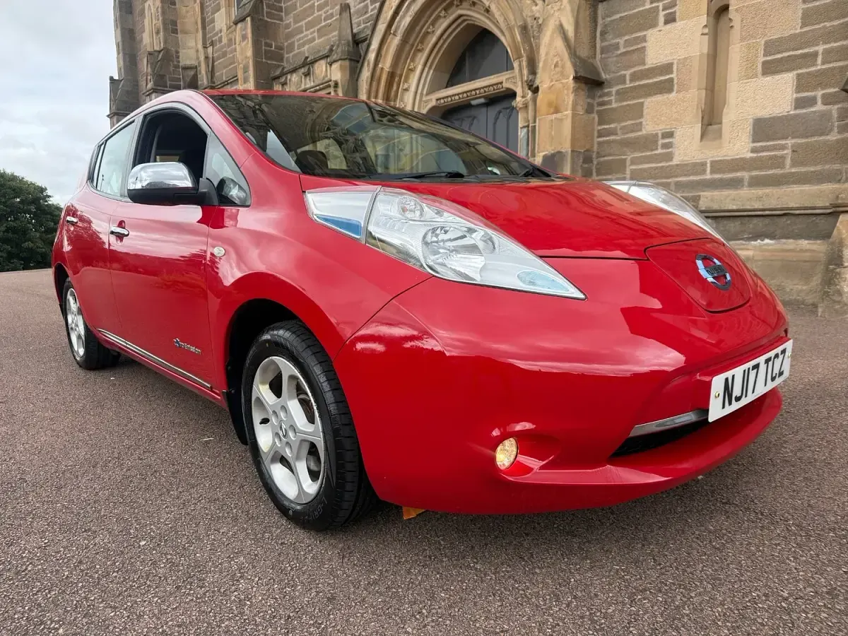 Used Nissan Leaf Acenta 80 kW (109 HP) 2017 Red Hatchback