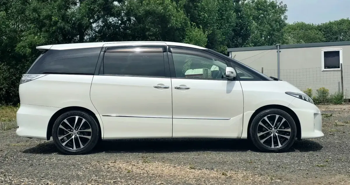 Used Toyota Estima 2014 Black MPV