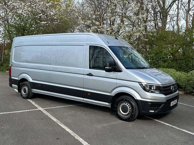 Usado VW Crafter Trendline 140 HP (102 kW) 2022 Prateado Van