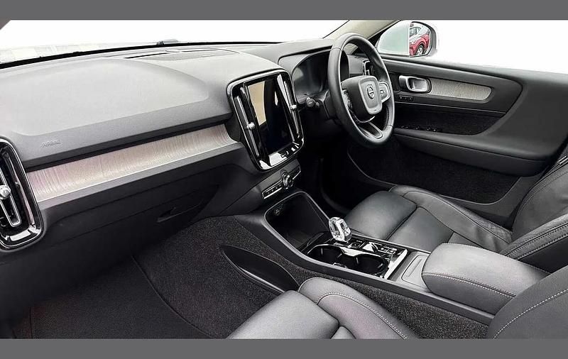Used Volvo XC40 Ultra 161 HP (118 kW) 2025 White SUV