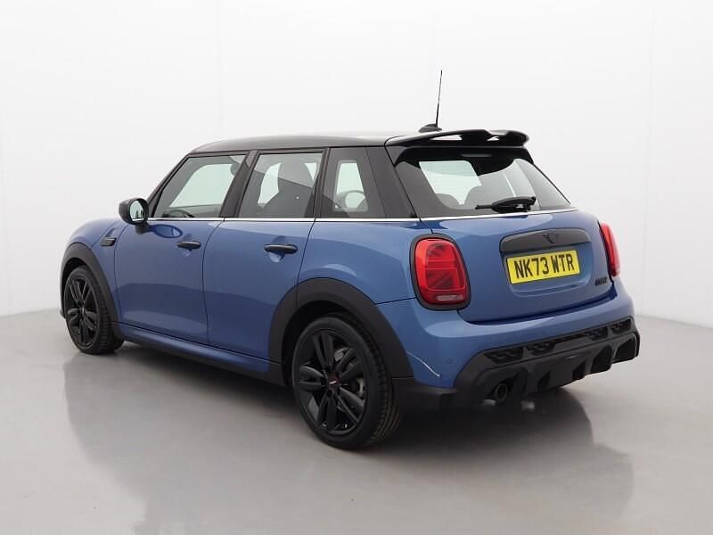 Usado Mini Cooper Premium 134 CV (98 kW) 2023 Azul Utilitario
