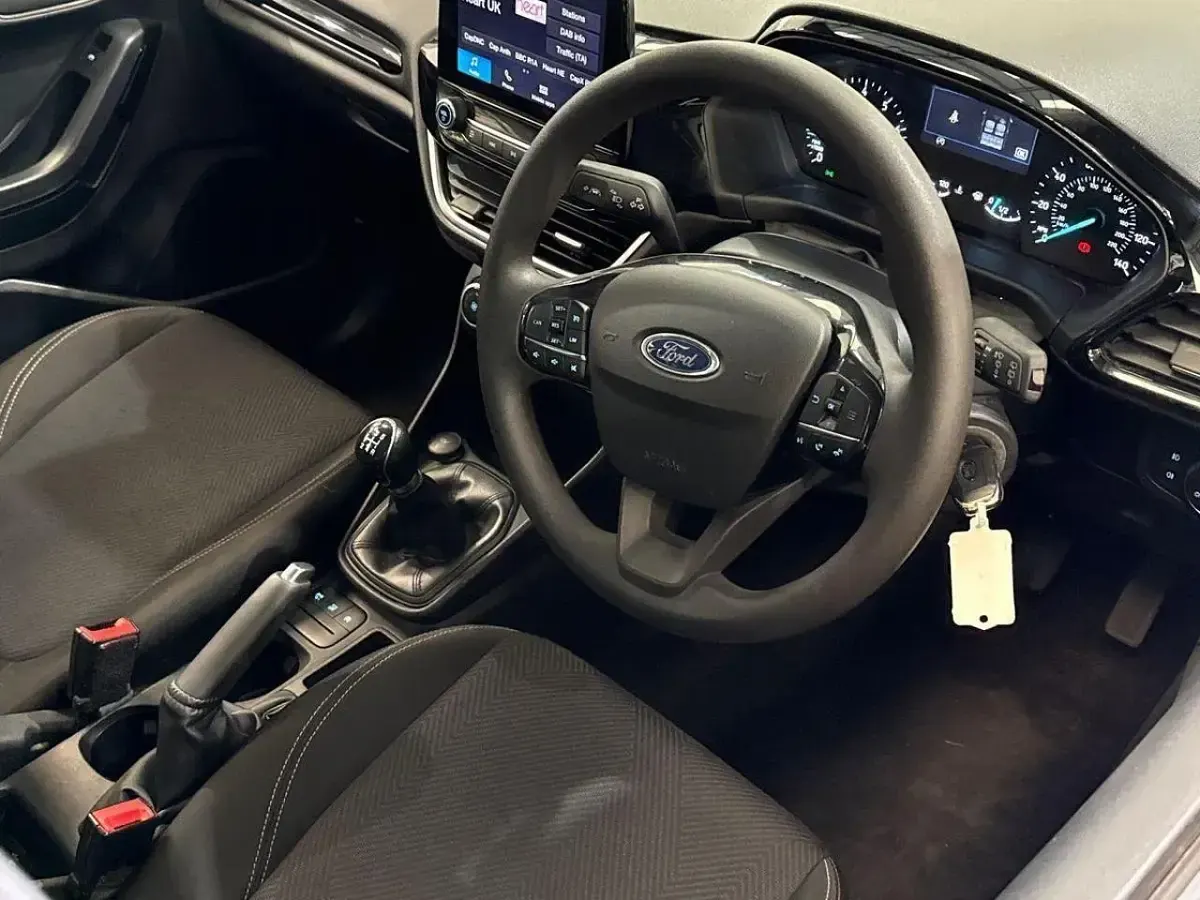 Used Ford Fiesta Trend 74 HP (54 kW) 2023 White Hatchback
