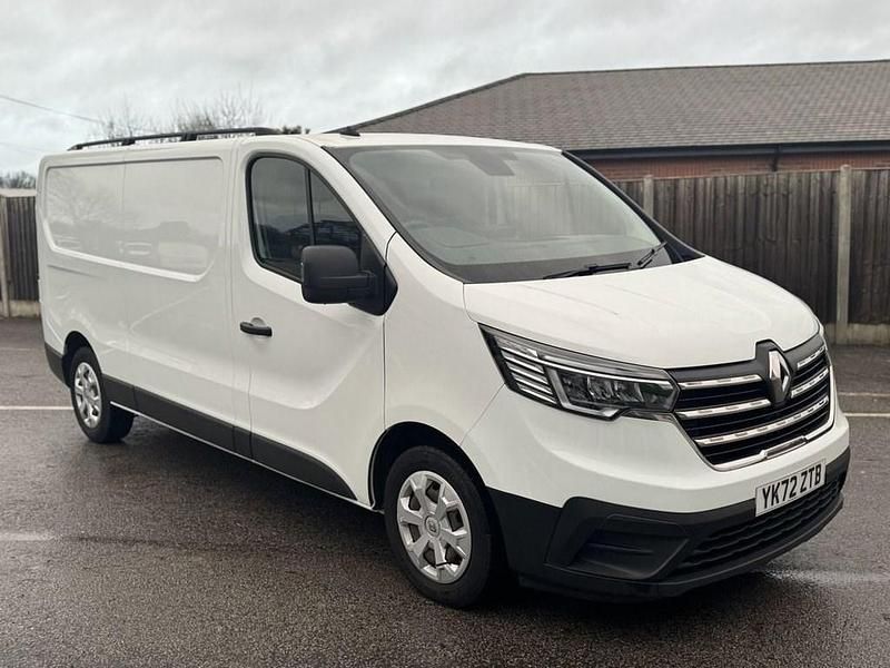 Begagnad Renault Trafic Business 2022 Vit Minibuss